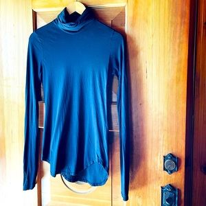 Velvet along Sleeve Turtle Neck